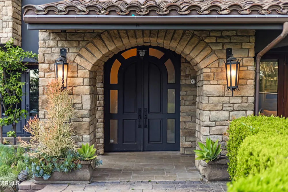 330 E Mountain Drive Montecito, CA 93108