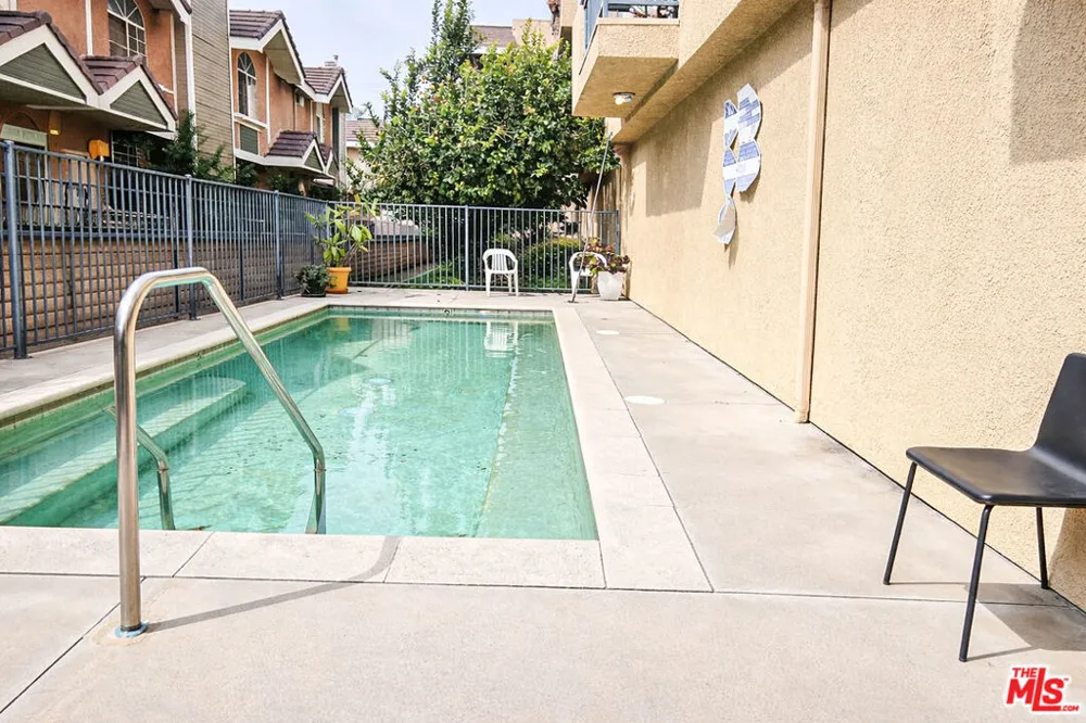 9014 Burnet Avenue #208 North Hills, CA 91343