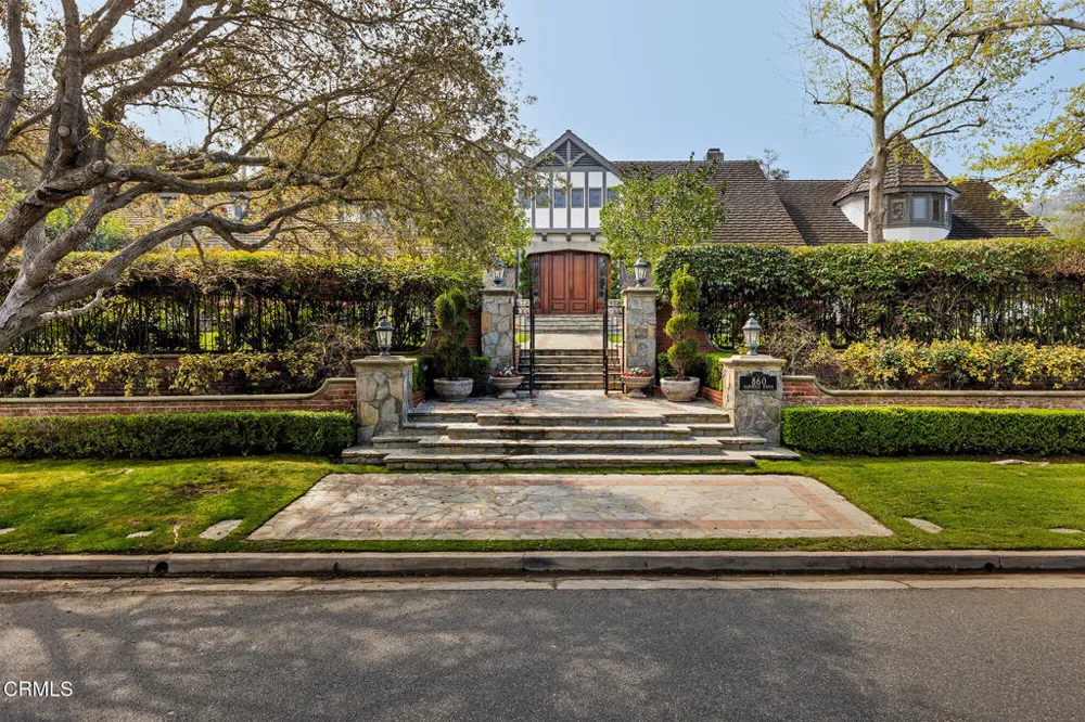 860 Flintridge Avenue La Canada Flintridge, CA 91011