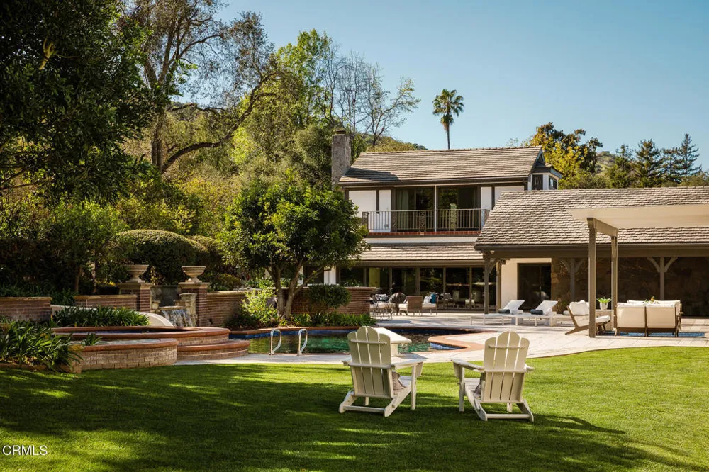 860 Flintridge Avenue La Canada Flintridge, CA 91011