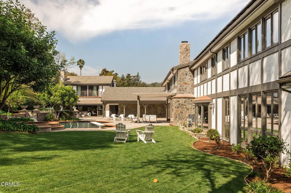 860 Flintridge Avenue La Canada Flintridge, CA 91011