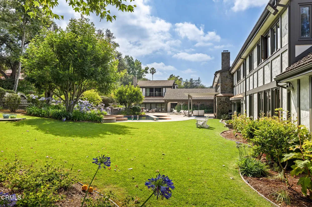 860 Flintridge Avenue La Canada Flintridge, CA 91011