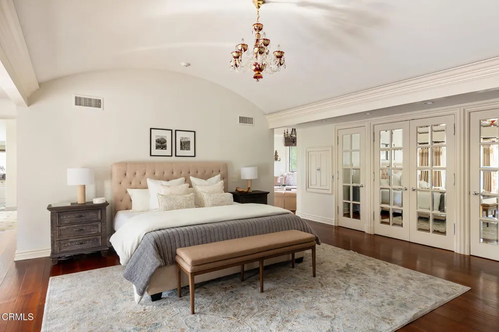 860 Flintridge Avenue La Canada Flintridge, CA 91011