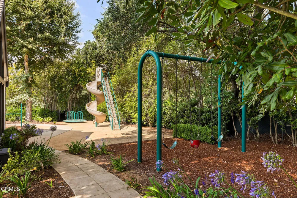860 Flintridge Avenue La Canada Flintridge, CA 91011