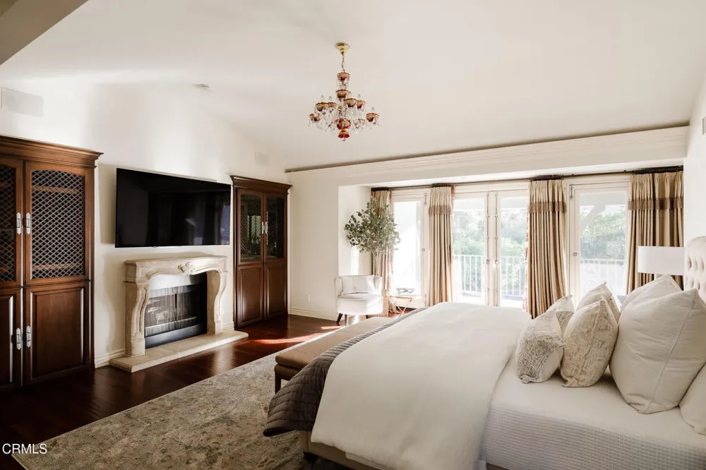 860 Flintridge Avenue La Canada Flintridge, CA 91011