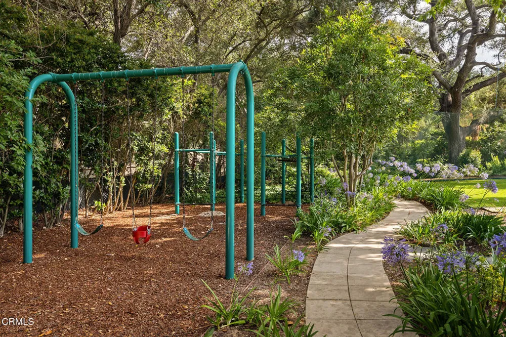860 Flintridge Avenue La Canada Flintridge, CA 91011