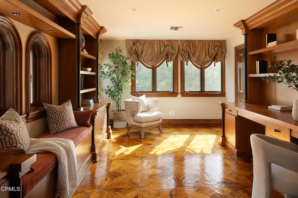 860 Flintridge Avenue La Canada Flintridge, CA 91011