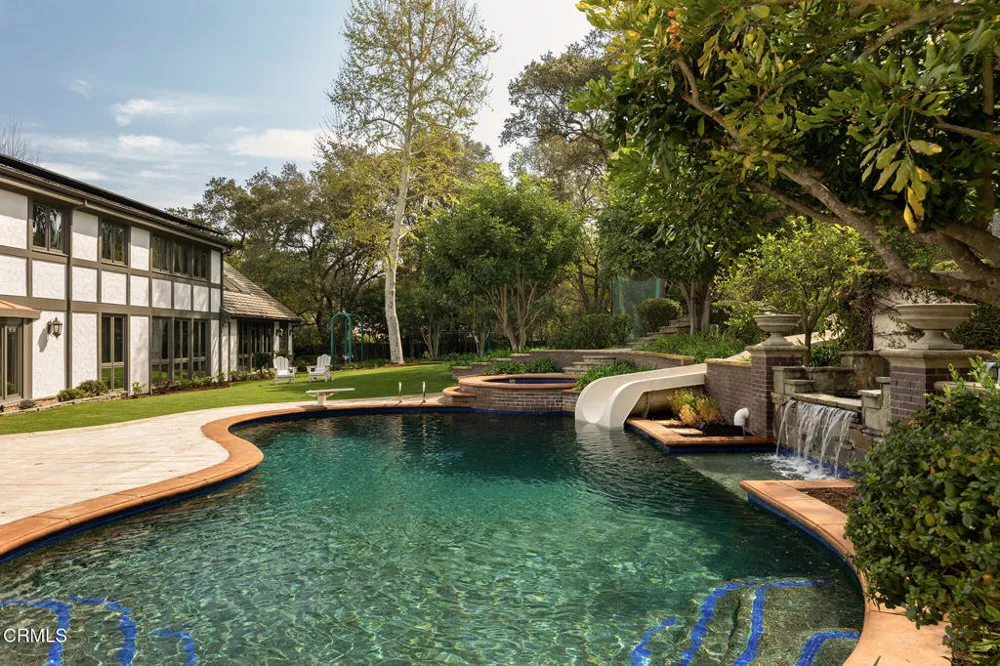 860 Flintridge Avenue La Canada Flintridge, CA 91011