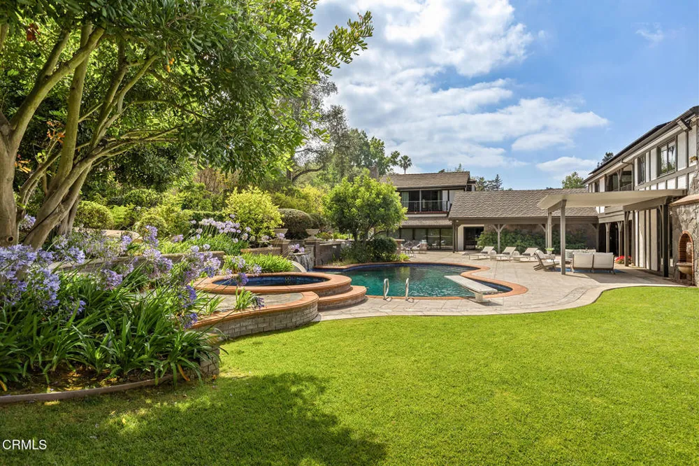 860 Flintridge Avenue La Canada Flintridge, CA 91011