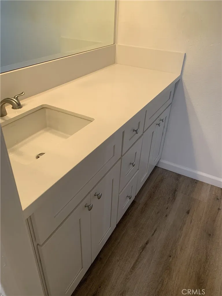 41 Fallingstar #28 Irvine, CA 92614