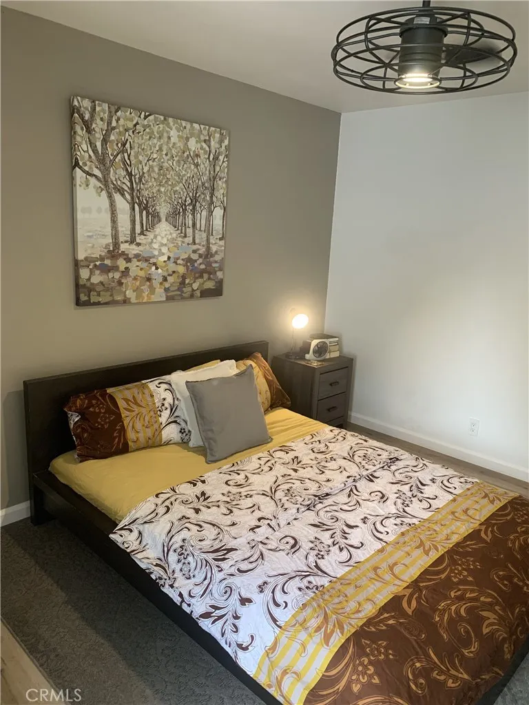 41 Fallingstar #28 Irvine, CA 92614