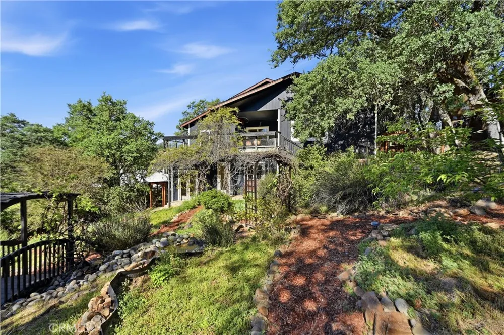 19345 Moon Ridge Hidden Valley Lake, CA 95467