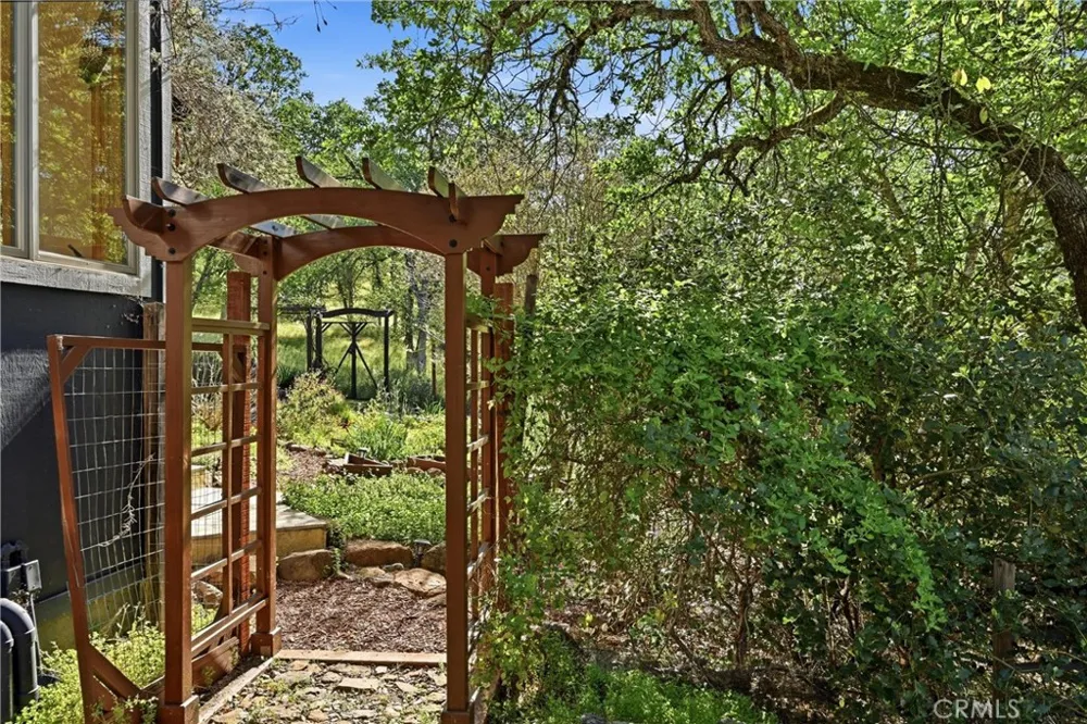 19345 Moon Ridge Hidden Valley Lake, CA 95467