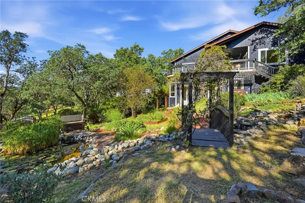 19345 Moon Ridge Hidden Valley Lake, CA 95467