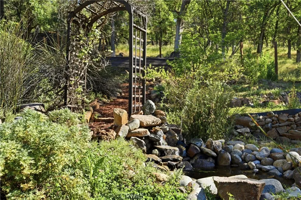 19345 Moon Ridge Hidden Valley Lake, CA 95467