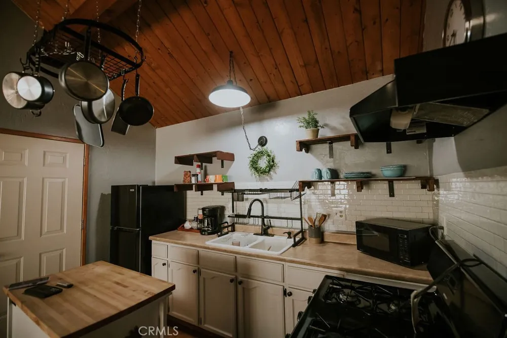 2352 Pine Drive Arrowbear, CA 92382