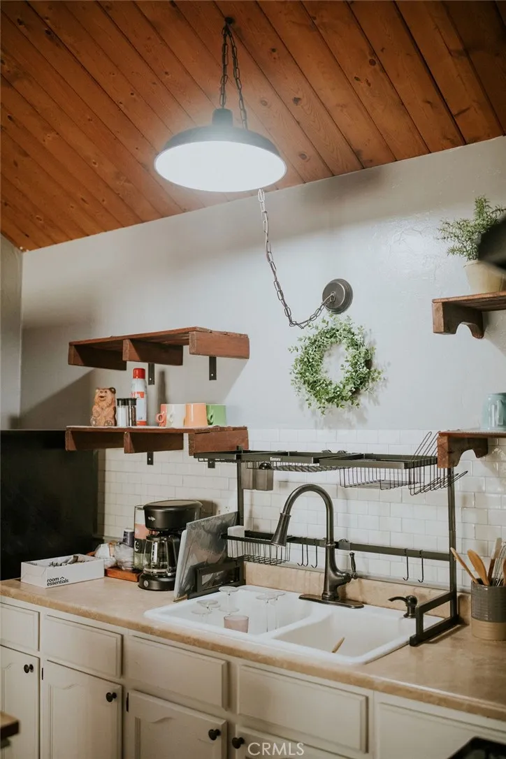2352 Pine Drive Arrowbear, CA 92382