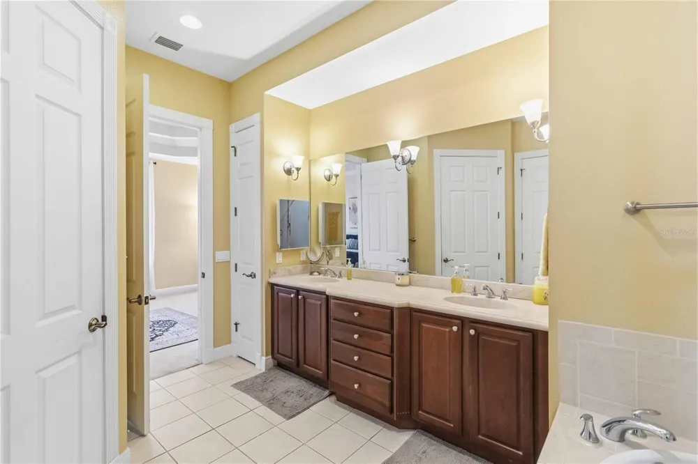 5246 MANORWOOD DRIVE #4C Sarasota, FL 34235