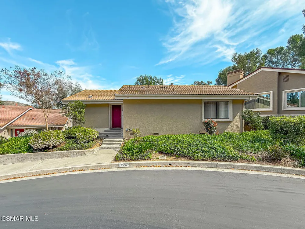 576 Calle De Las Ovejas Oak Park, CA 91377