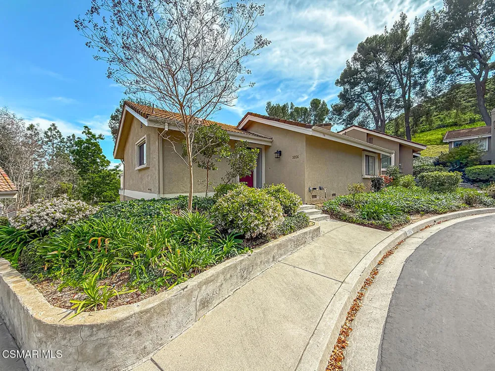 576 Calle De Las Ovejas Oak Park, CA 91377