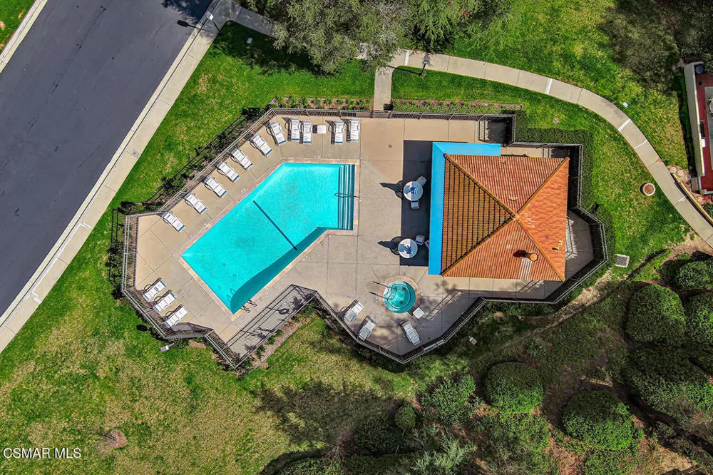 576 Calle De Las Ovejas Oak Park, CA 91377
