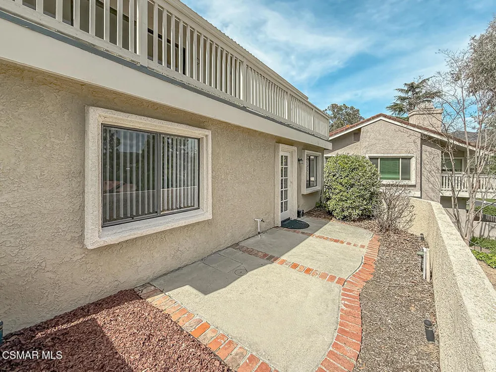 576 Calle De Las Ovejas Oak Park, CA 91377