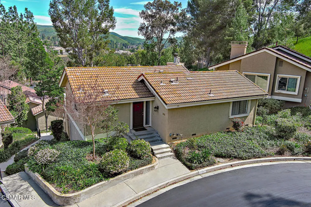 576 Calle De Las Ovejas Oak Park, CA 91377