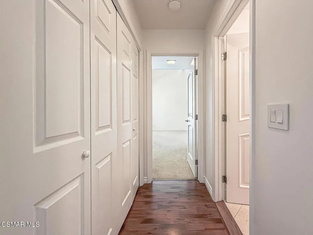 576 Calle De Las Ovejas Oak Park, CA 91377