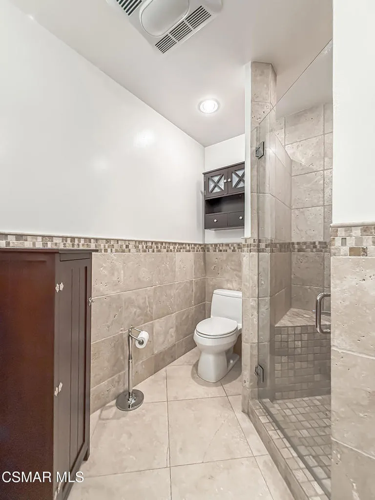 576 Calle De Las Ovejas Oak Park, CA 91377