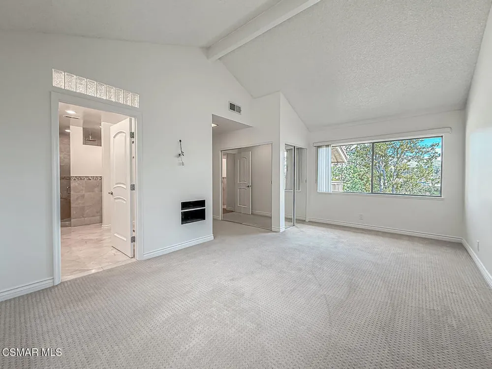 576 Calle De Las Ovejas Oak Park, CA 91377
