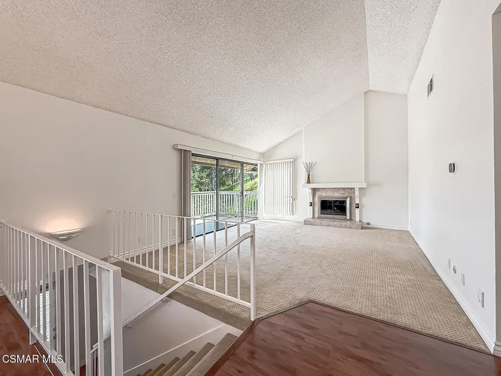 576 Calle De Las Ovejas Oak Park, CA 91377