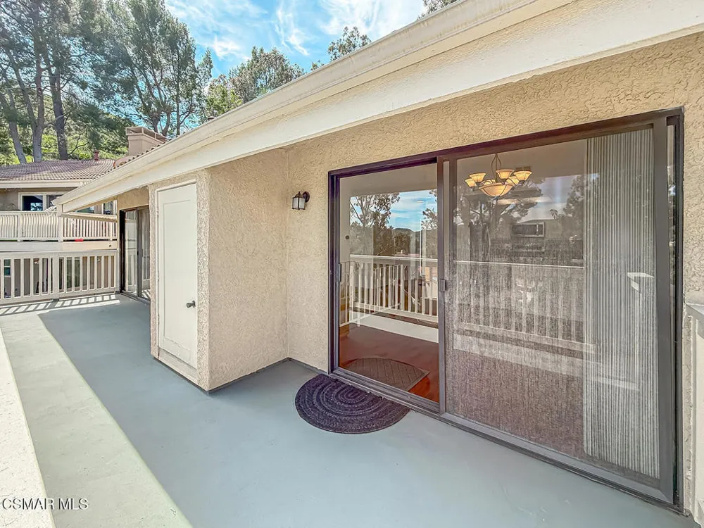 576 Calle De Las Ovejas Oak Park, CA 91377