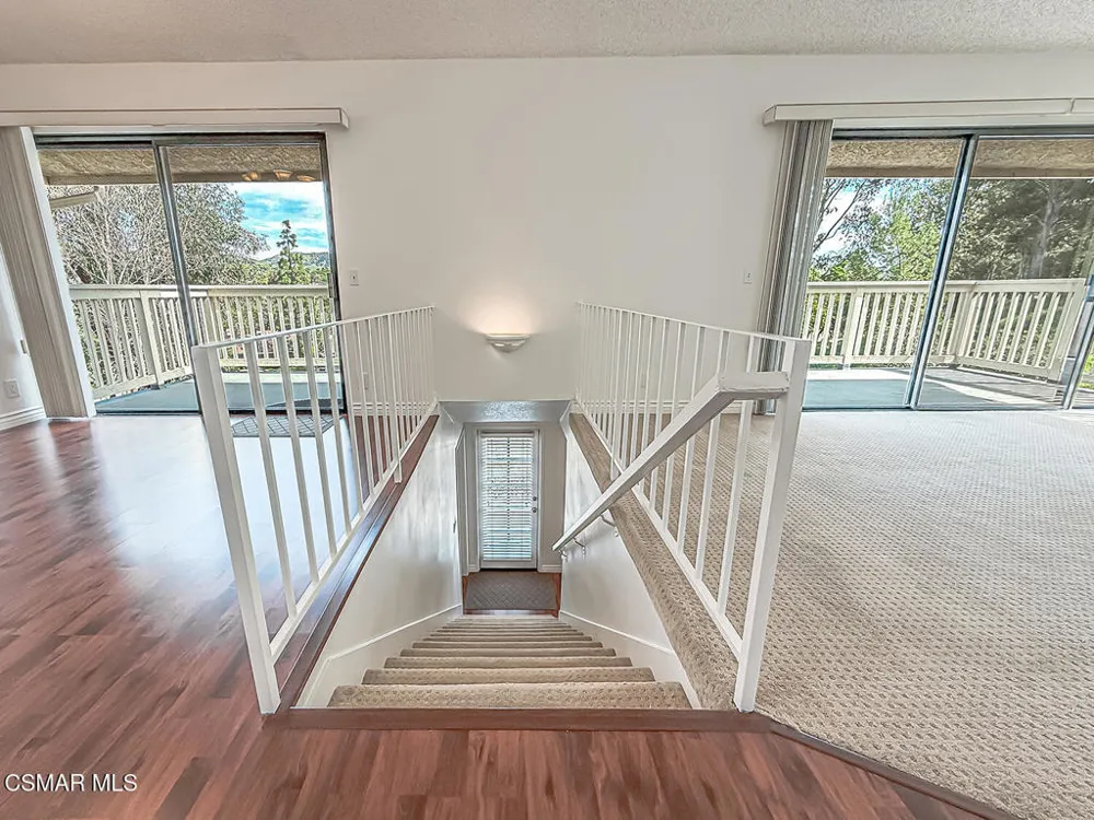 576 Calle De Las Ovejas Oak Park, CA 91377