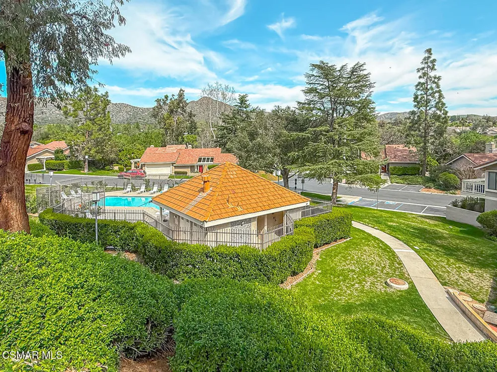576 Calle De Las Ovejas Oak Park, CA 91377