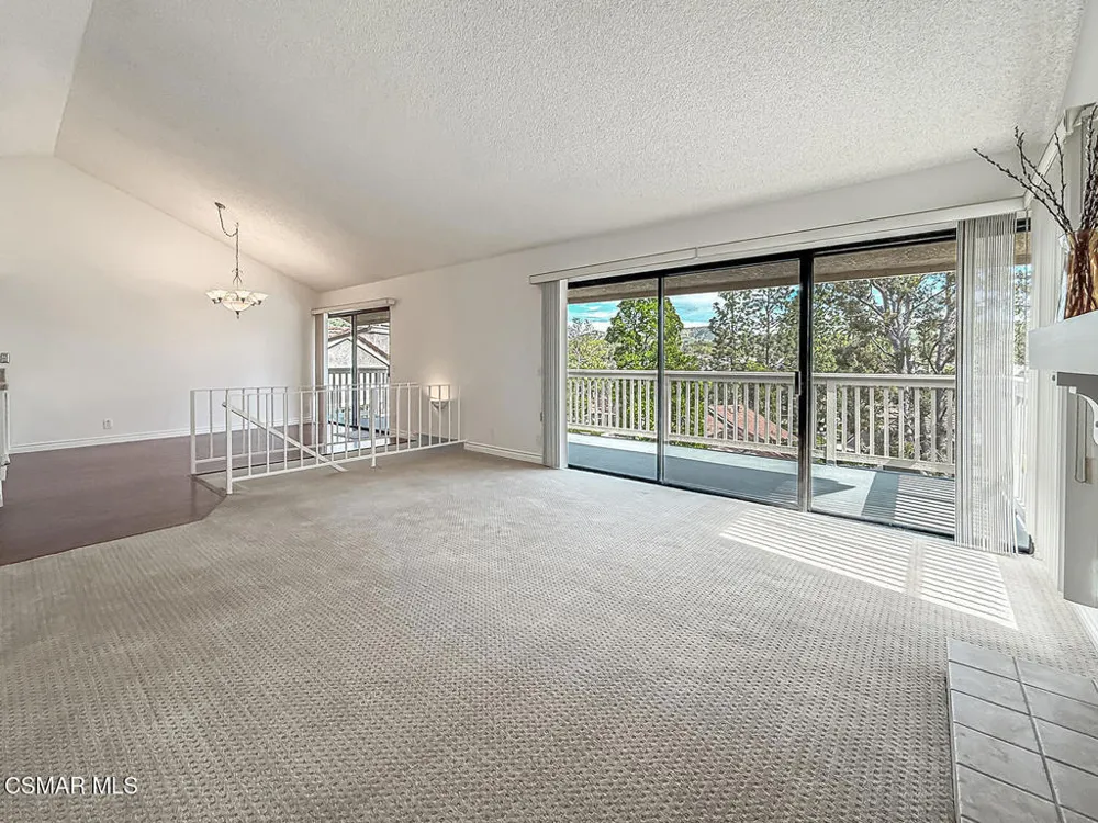576 Calle De Las Ovejas Oak Park, CA 91377