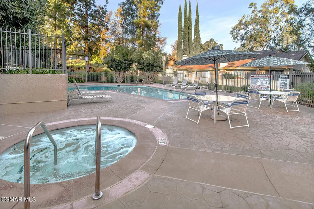 576 Calle De Las Ovejas Oak Park, CA 91377