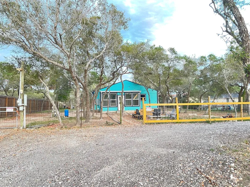 1016 Hardee Street Rockport, TX 78382