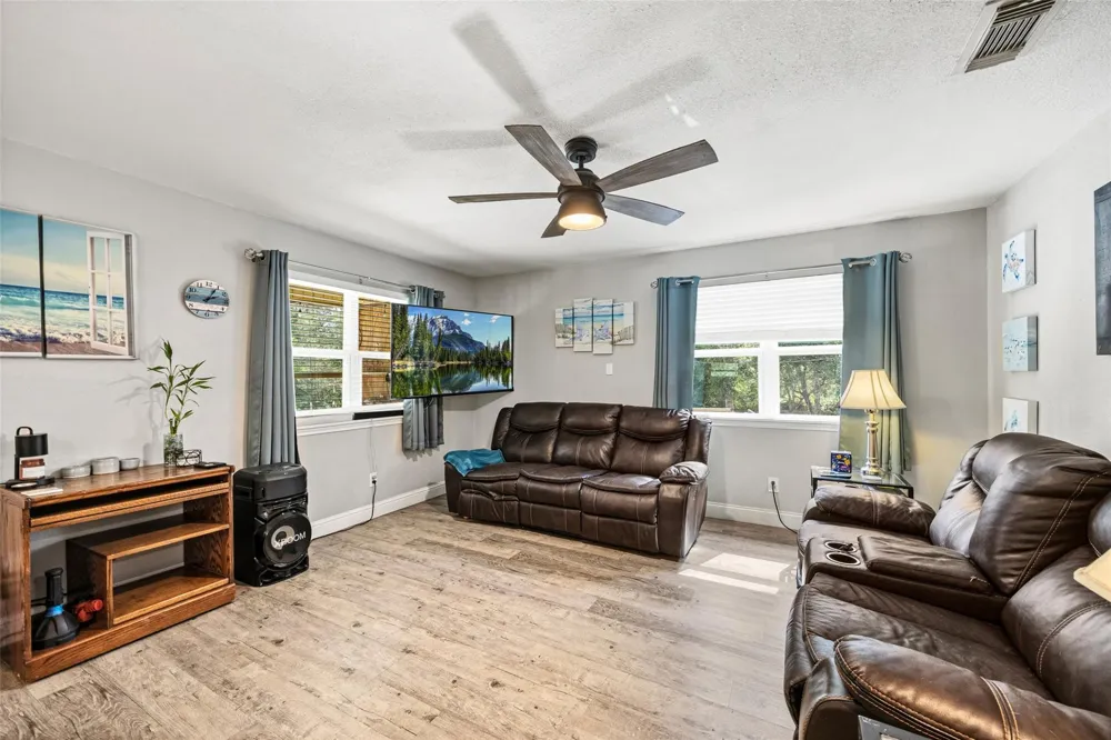 123 White Oak Drive Woodbranch, TX 77357
