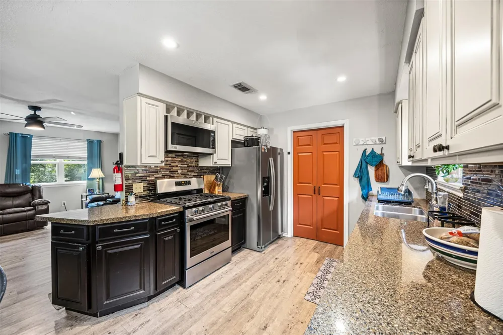 123 White Oak Drive Woodbranch, TX 77357