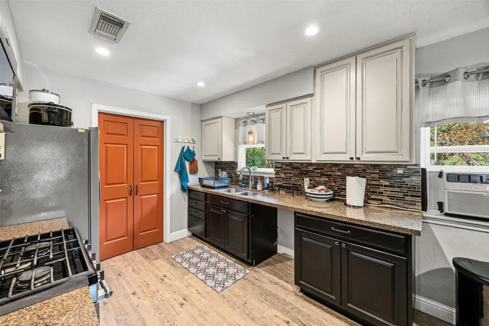 123 White Oak Drive Woodbranch, TX 77357