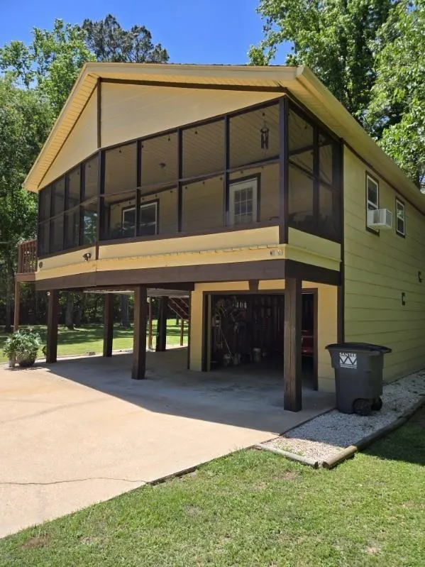 123 White Oak Drive Woodbranch, TX 77357