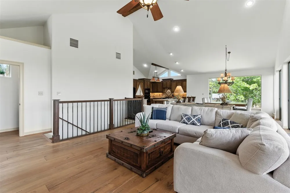605 Riviera Drive Canyon Lake, TX 78133