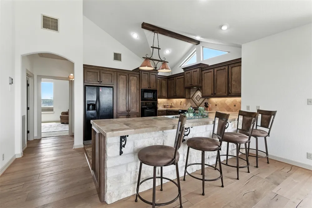605 Riviera Drive Canyon Lake, TX 78133