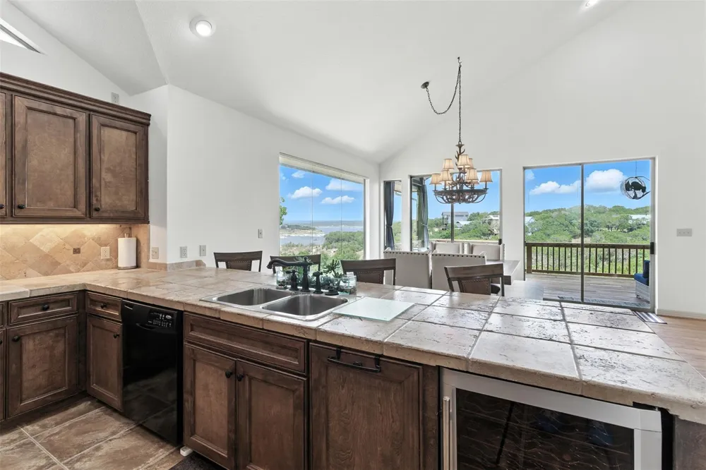 605 Riviera Drive Canyon Lake, TX 78133