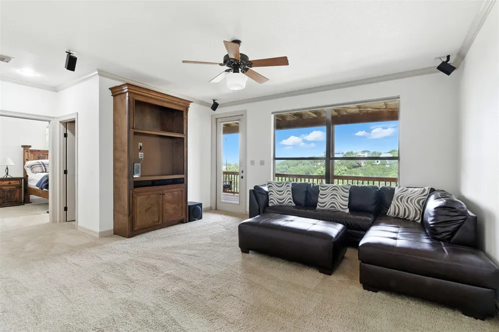 605 Riviera Drive Canyon Lake, TX 78133