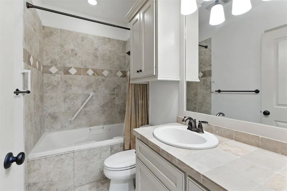 605 Riviera Drive Canyon Lake, TX 78133
