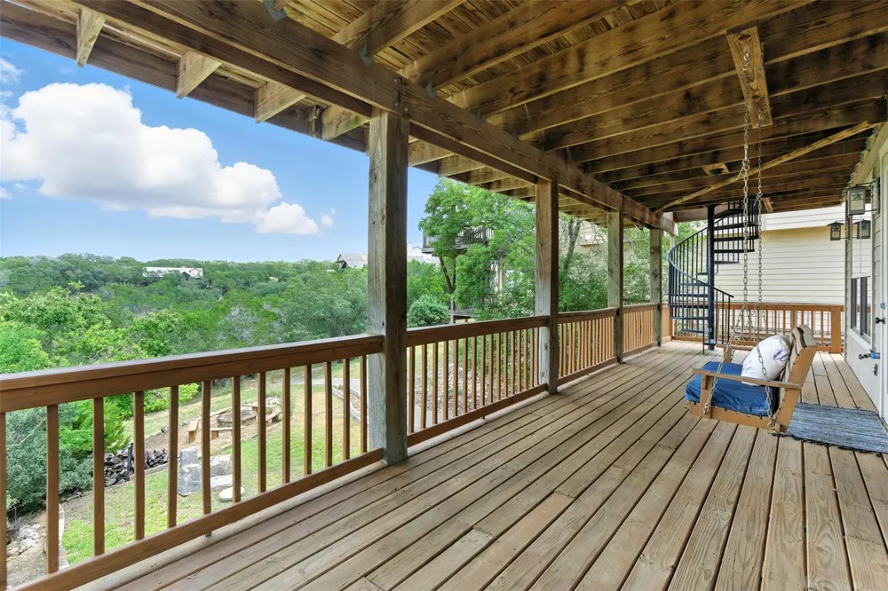 605 Riviera Drive Canyon Lake, TX 78133