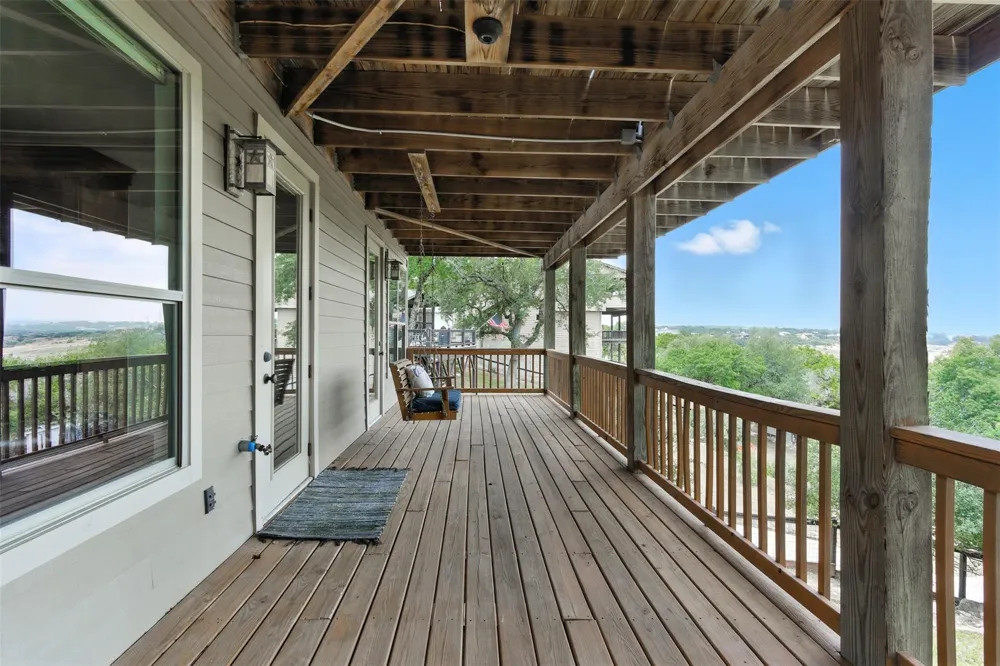 605 Riviera Drive Canyon Lake, TX 78133