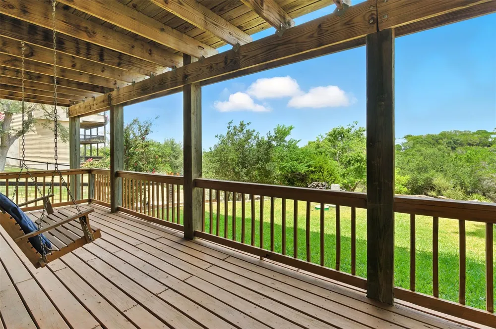 605 Riviera Drive Canyon Lake, TX 78133