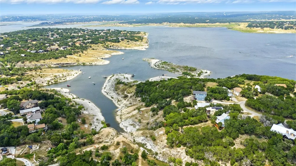 605 Riviera Drive Canyon Lake, TX 78133
